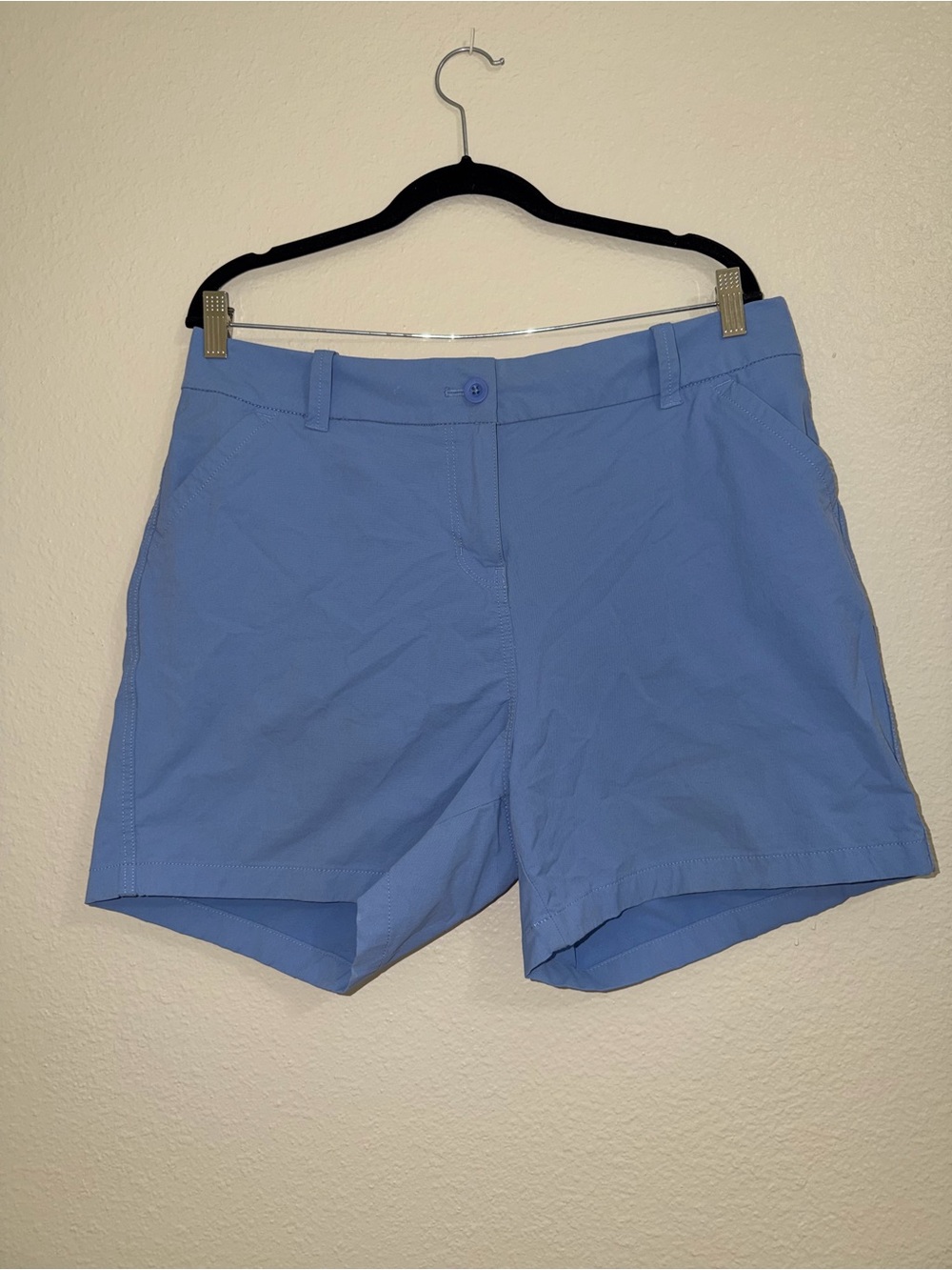 Vineyard Vines Women's Light Blue Bermuda Shorts Performance Fabric